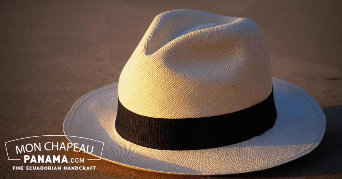 Chapeau Panama sur sable